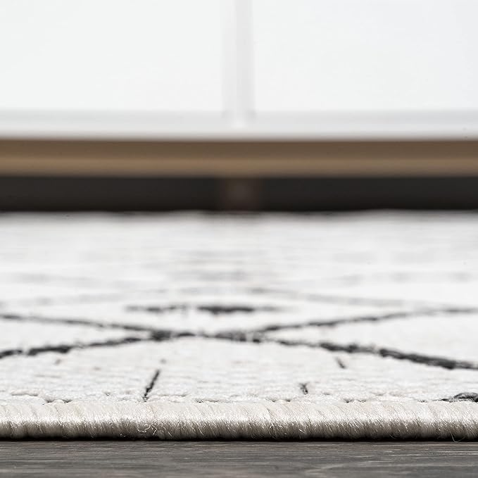 JONATHAN Y Tribal Bohemian Indoor Outdoor Area Rug 4X6 Ivory/Black, Nokat for Backyard, Patio, Porch, Easy-Cleaning, High Traffic, Pet-Friendly, Non-Shedding (SMB131D-4)