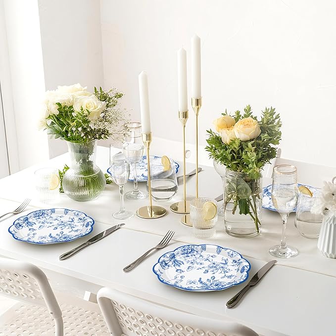 Kochorie 100 Pieces Blue Flower Paper Plates 7 Inches Disposable Floral Paper Plates Scalloped Blue Chinoiserie Vintage Flower Dessert Plate for Wedding Birthday Holiday Party Decor Supplies