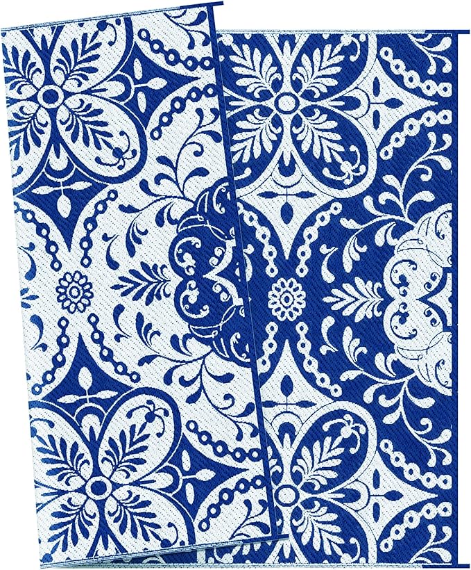 Outsunny Reversible Outdoor Rug Carpet, 9' x 12' Waterproof Plastic Straw Rug, Portable RV Camping Rugs with Carry Bag, Large Floor Mat for Backyard, Deck, Picnic, Beach, Blue & White Floral
