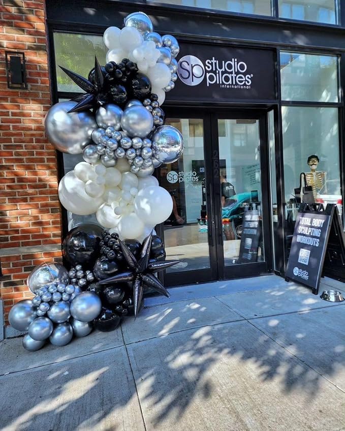 Black and Silver White Balloon Arch Kit, 140Pcs Explosion Star Black and Silver White Balloon 22 18 12 10 5 Inch Different Size Balloons for Birthday Anniversary New Years Party Decorations