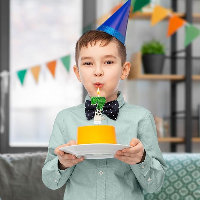 Birthday Candles，Soccer Birthday Decorations，Soccer Cake Topper,for Girl and boy Cake Toppers, Wedding Cakes, Anniversaries, Party Celebrations, Birthday Decorations (Green White, Number 7)