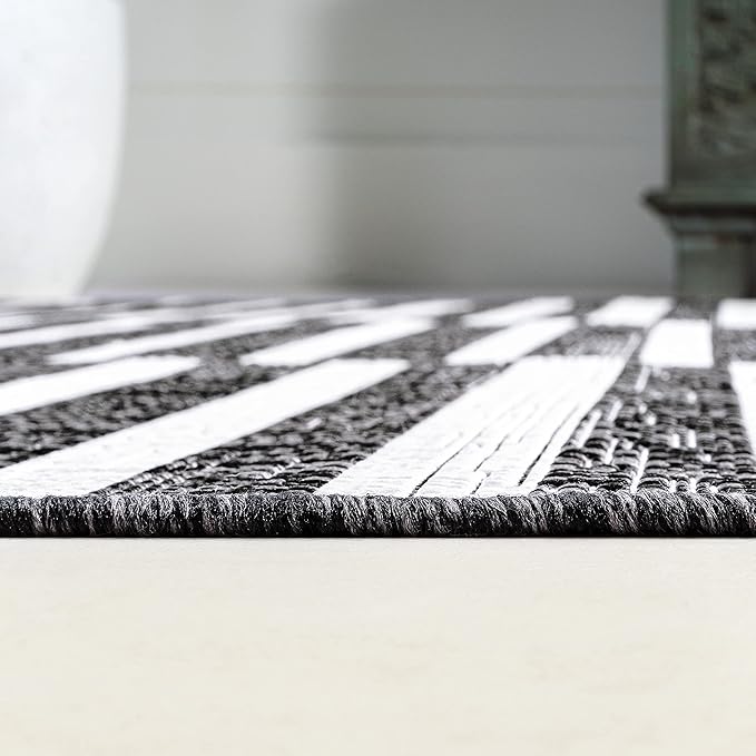 JONATHAN Y Offset Stripe Indoor Outdoor Area Rug 4X6 Black/Ivory, Sukie Modern for Backyard, Patio, Porch, Easy-Cleaning, High Traffic, Pet-Friendly, Non-Shedding (SMB133F-4)