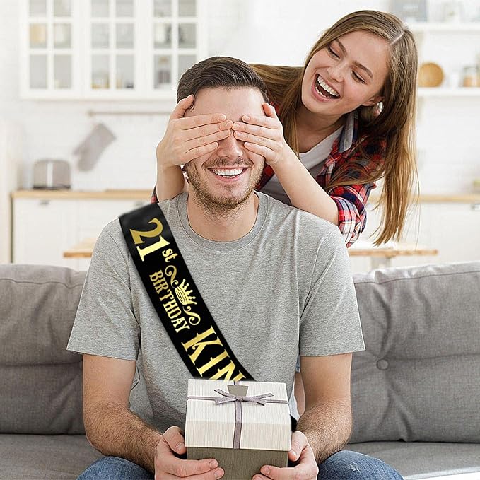 21st King Sash, Funny Black and Gold Foil Birthday Sash, Great for Men's 21st Birthday Parties, Large Size (35.4x3.74 inch)