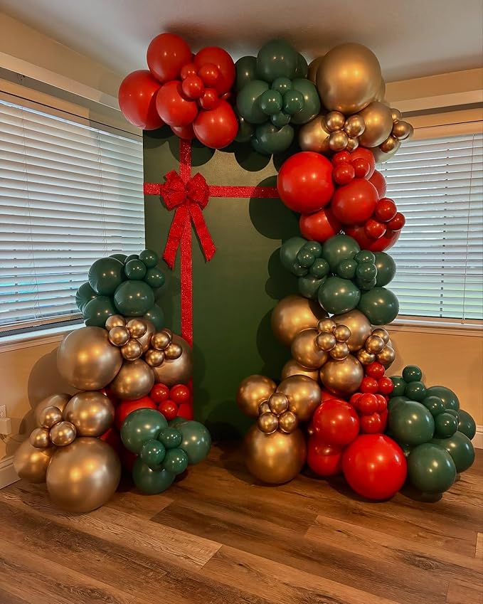 Christmas Latex Balloons, 50pcs 12 Inches Red Green Gold Balloons with 1 Ribbon for Christmas, Birthday Party Decorations