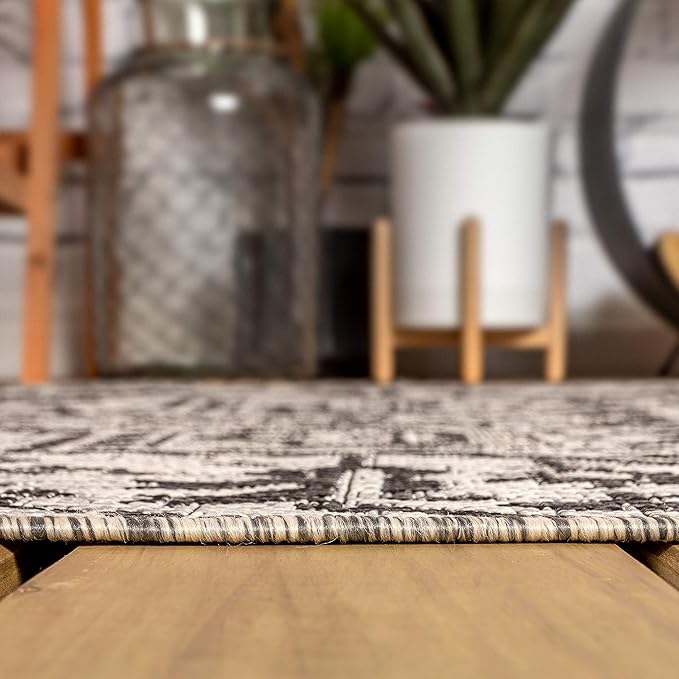 JONATHAN Y Boho Medallion Indoor Outdoor Round Area Rug 5 Ft Black/Gray, Estrella Textured Weave for Backyard, Patio, Porch, Easy-Cleaning, High Traffic, Pet-Friendly, Non-Shedding (SMB105D-5R)