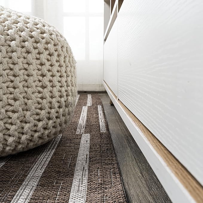 JONATHAN Y Offset Stripe Indoor Outdoor Area Rug 8X10 Brown/Beige, Sukie Modern for Backyard, Patio, Porch, Easy-Cleaning, High Traffic, Pet-Friendly, Non-Shedding (SMB133B-8)