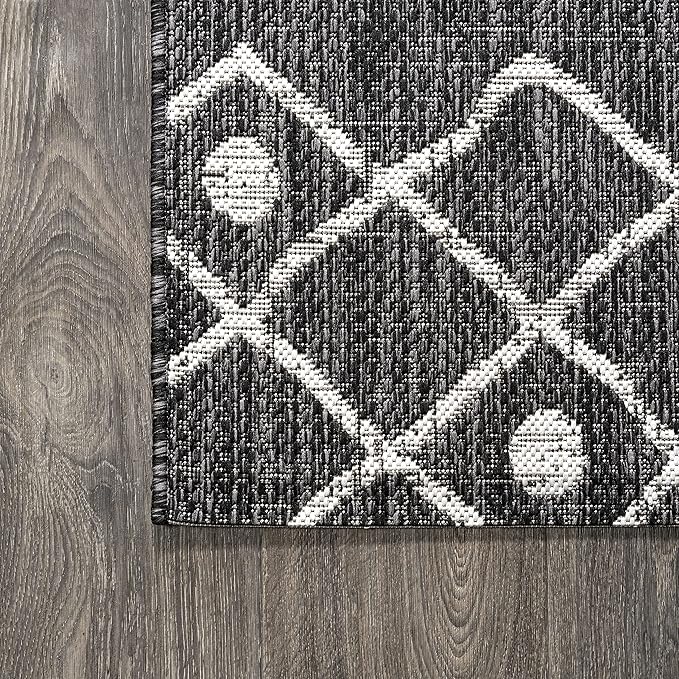 JONATHAN Y Tribal Bohemian Indoor Outdoor Area Rug 4X6 Black/Ivory, Nokat for Backyard, Patio, Porch, Easy-Cleaning, High Traffic, Pet-Friendly, Non-Shedding (SMB131E-4)