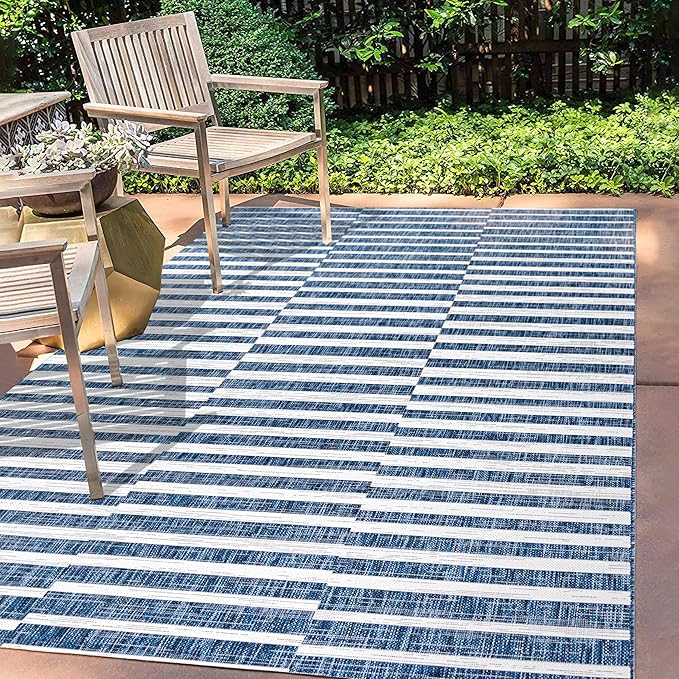 JONATHAN Y Offset Stripe Indoor Outdoor Area Rug 4X6 Blue/Ivory, Sukie Modern for Backyard, Patio, Porch, Easy-Cleaning, High Traffic, Pet-Friendly, Non-Shedding (SMB133D-4)