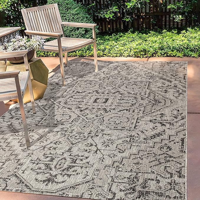 JONATHAN Y Boho Medallion Indoor Outdoor Area Rug 4X6 Black/Gray, Estrella Textured Weave for Backyard, Patio, Porch, Easy-Cleaning, High Traffic, Pet-Friendly, Non-Shedding (SMB105D-4)