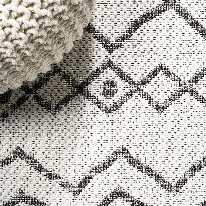 JONATHAN Y Tribal Bohemian Indoor Outdoor Runner Rug 2X8 Ivory/Black, Nokat for Backyard, Patio, Porch, Easy-Cleaning, High Traffic, Pet-Friendly, Non-Shedding (SMB131D-28)